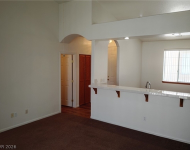 1420 E Pocahontas Avenue - Photo Thumbnail 4