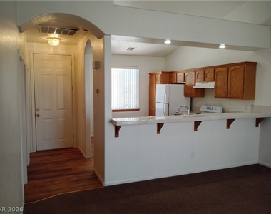 1420 E Pocahontas Avenue - Photo Thumbnail 3