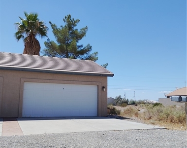 1420 E Pocahontas Avenue - Photo Thumbnail 14
