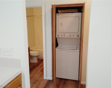 1420 E Pocahontas Avenue - Photo Thumbnail 6