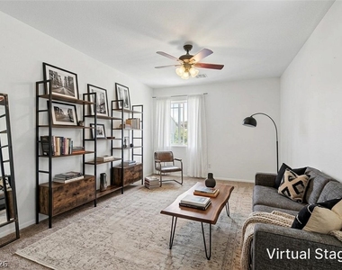 10289 Gibson Isle Drive - Photo Thumbnail 5
