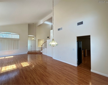 9242 Snow Flower Avenue - Photo Thumbnail 4