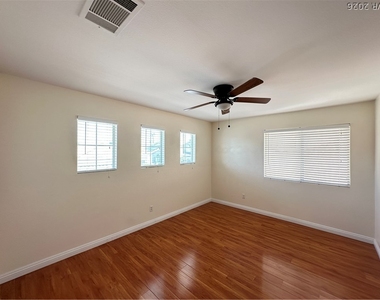9242 Snow Flower Avenue - Photo Thumbnail 17