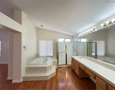 9242 Snow Flower Avenue - Photo Thumbnail 12