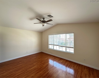 9242 Snow Flower Avenue - Photo Thumbnail 23