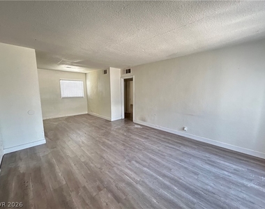 1711 Santa Paula Drive - Photo Thumbnail 3