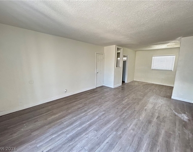 1711 Santa Paula Drive - Photo Thumbnail 2