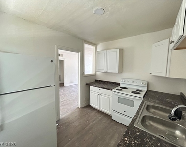 1711 Santa Paula Drive - Photo Thumbnail 5