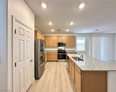 4090 Juniper Pear Avenue - Photo Thumbnail 5