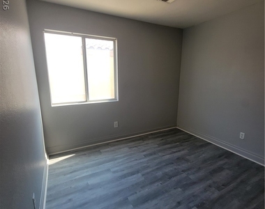 5916 Kenmore Street - Photo Thumbnail 6