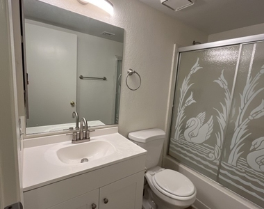 4623 Krissylouise Way - Photo Thumbnail 4