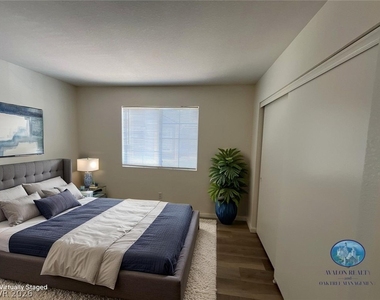 4623 Krissylouise Way - Photo Thumbnail 11