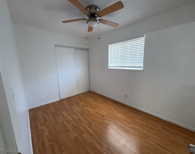 1377 Lorilyn Avenue - Photo Thumbnail 6