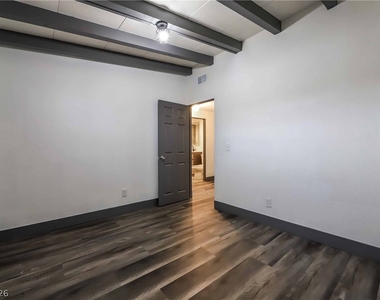 612 Bruce Street - Photo Thumbnail 16