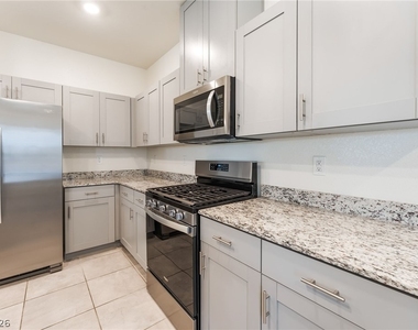 410 Larksong Avenue - Photo Thumbnail 8