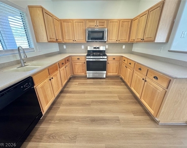 9469 Thatched Sunlight Court - Photo Thumbnail 5