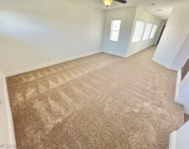 9469 Thatched Sunlight Court - Photo Thumbnail 8