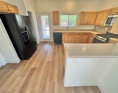 9469 Thatched Sunlight Court - Photo Thumbnail 4