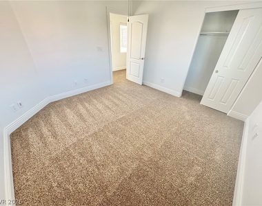 9469 Thatched Sunlight Court - Photo Thumbnail 9