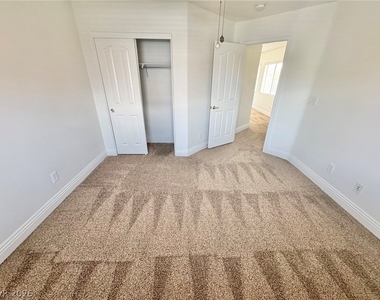 9469 Thatched Sunlight Court - Photo Thumbnail 15