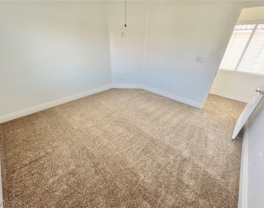 9469 Thatched Sunlight Court - Photo Thumbnail 28