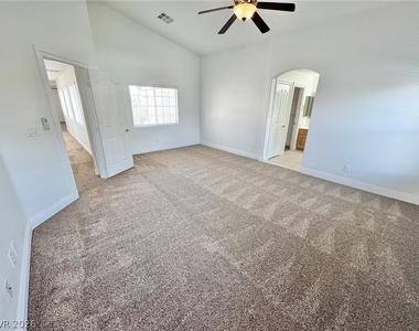 9469 Thatched Sunlight Court - Photo Thumbnail 19