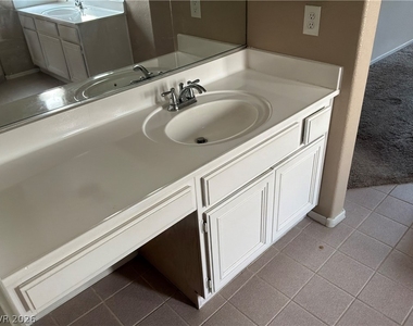 5413 Rusty Anchor Court - Photo Thumbnail 11