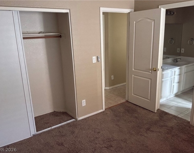 5413 Rusty Anchor Court - Photo Thumbnail 12