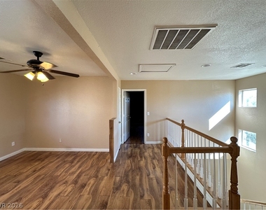 9510 Diamond Bridge Avenue - Photo Thumbnail 11