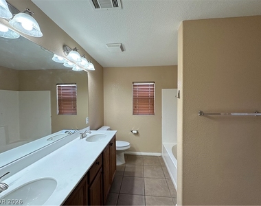 9510 Diamond Bridge Avenue - Photo Thumbnail 17