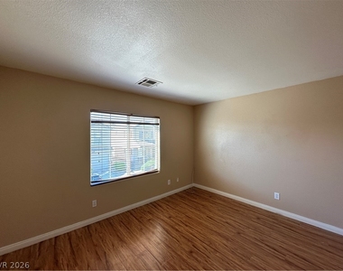 9510 Diamond Bridge Avenue - Photo Thumbnail 2