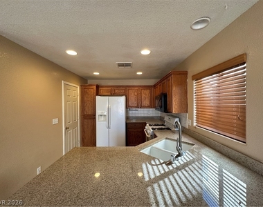 9510 Diamond Bridge Avenue - Photo Thumbnail 5