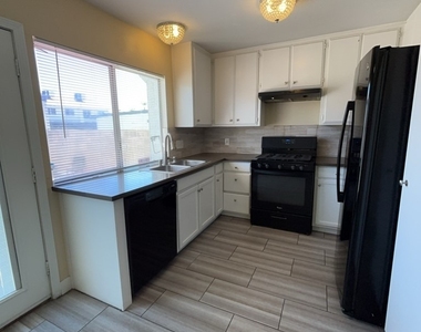 3164 Marsford Place - Photo Thumbnail 2