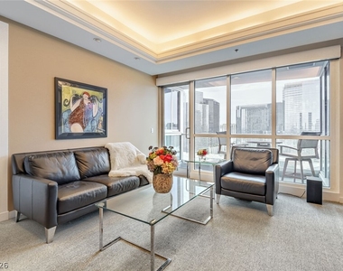 4525 Dean Martin Drive - Photo Thumbnail 4
