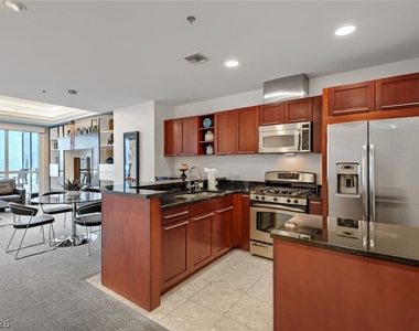 4525 Dean Martin Drive - Photo Thumbnail 7