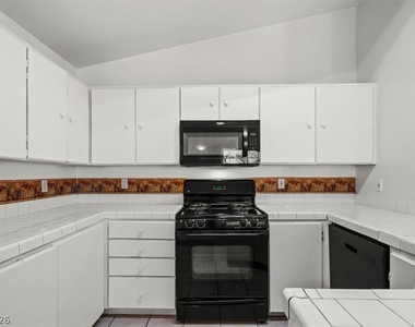 7909 Fossil Creek Lane - Photo Thumbnail 9