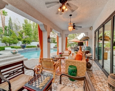 10212 Stone Briar Court - Photo Thumbnail 16