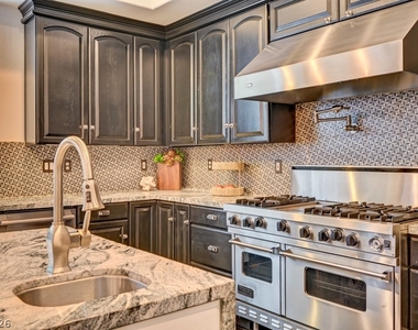 10212 Stone Briar Court - Photo Thumbnail 57