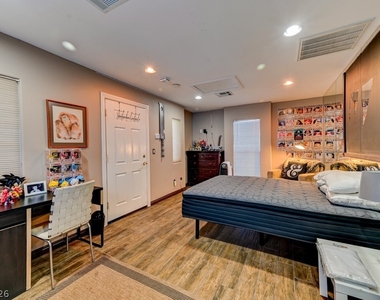 10212 Stone Briar Court - Photo Thumbnail 28