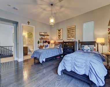 10212 Stone Briar Court - Photo Thumbnail 79