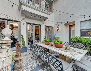 10212 Stone Briar Court - Photo Thumbnail 25
