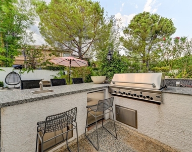 10212 Stone Briar Court - Photo Thumbnail 13