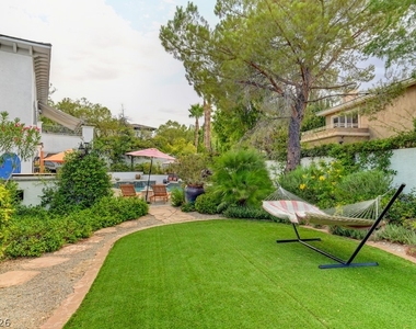 10212 Stone Briar Court - Photo Thumbnail 8