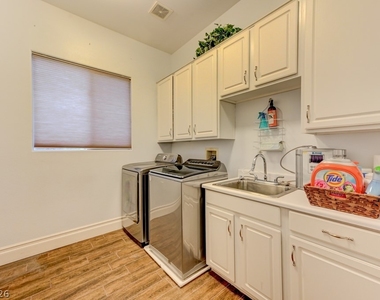 10212 Stone Briar Court - Photo Thumbnail 77