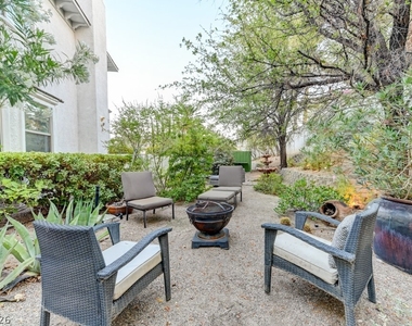 10212 Stone Briar Court - Photo Thumbnail 18