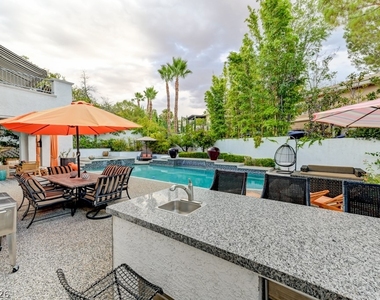 10212 Stone Briar Court - Photo Thumbnail 14