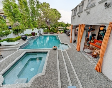 10212 Stone Briar Court - Photo Thumbnail 20
