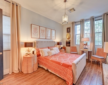 10212 Stone Briar Court - Photo Thumbnail 34