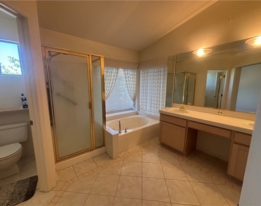 2424 Ocean Front Drive - Photo Thumbnail 12