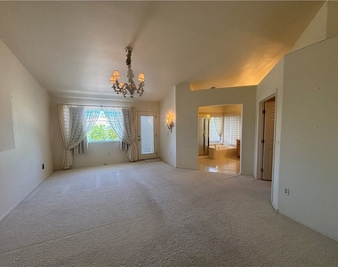 2424 Ocean Front Drive - Photo Thumbnail 11